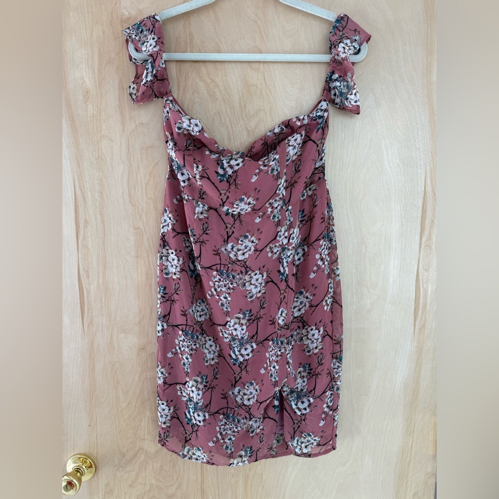 Missguided Floral Pink Dress with off the shoulder details: M - Picture 2 of 10
